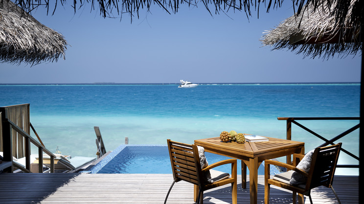 Lagoon Bungalow with Pool